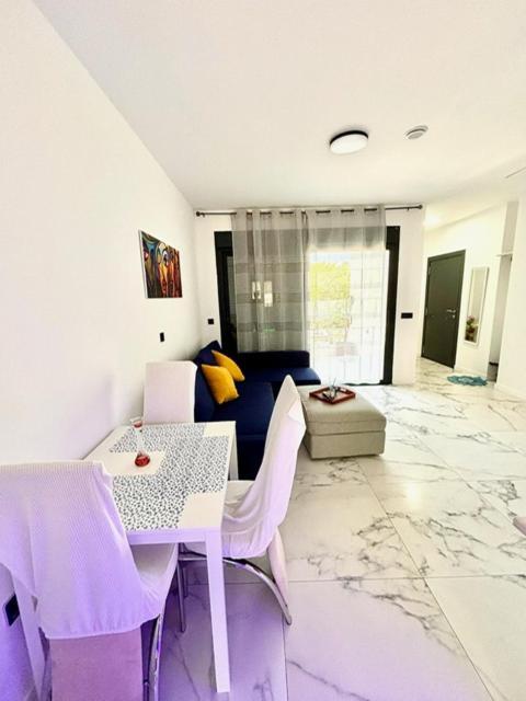 Vila Lova- Luxury Apartments 滨海罗克塔斯 外观 照片